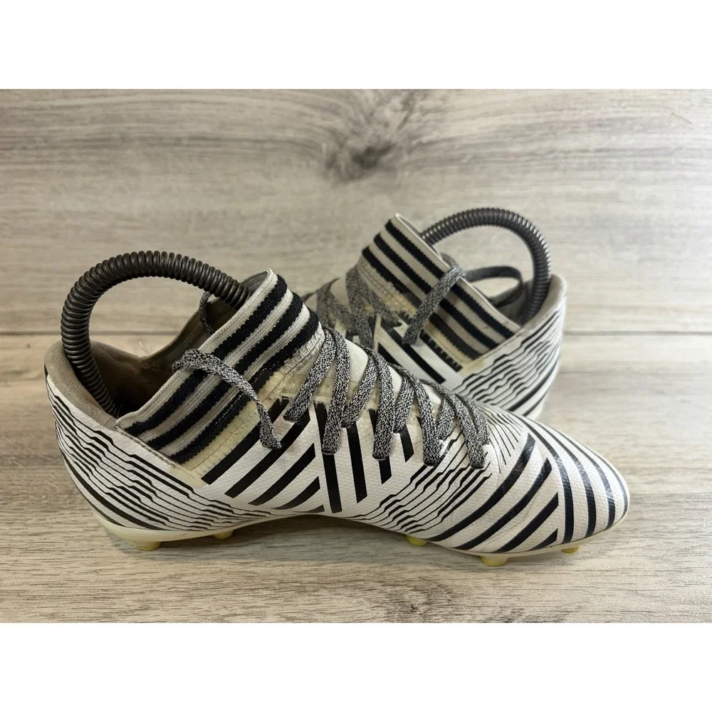 Adidas Nemeziz 17.3 FG J Black White Kids‎ Soccer Cleats S82426 Size 4 Athletic